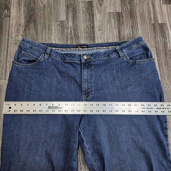 Lee Denim Capris Womens 22W Blue Relaxed Fit Mid Rise Stretch Jeans Plus Size - Picture 7 of 10